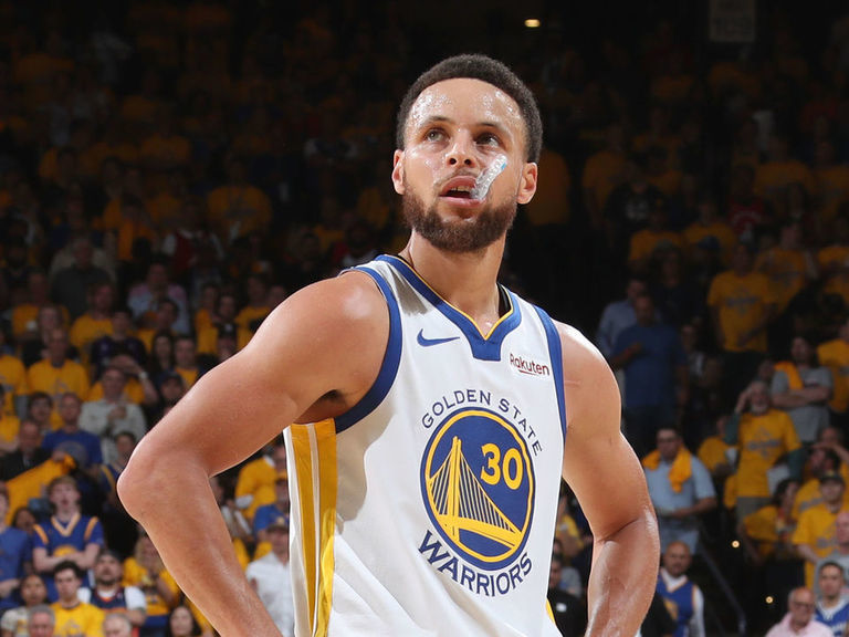 Curry's hand is broken, and the Warriors' season is over | theScore.com