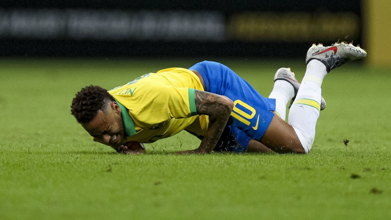 BRASILIA, BRAZIL - JUNE 05: Neymar Jr. of Brazil reacts during the International Friendly Match between Brazil and Qatar at Mane Garrincha Stadium on June 5, 2019 in Brasilia, Brazil.
