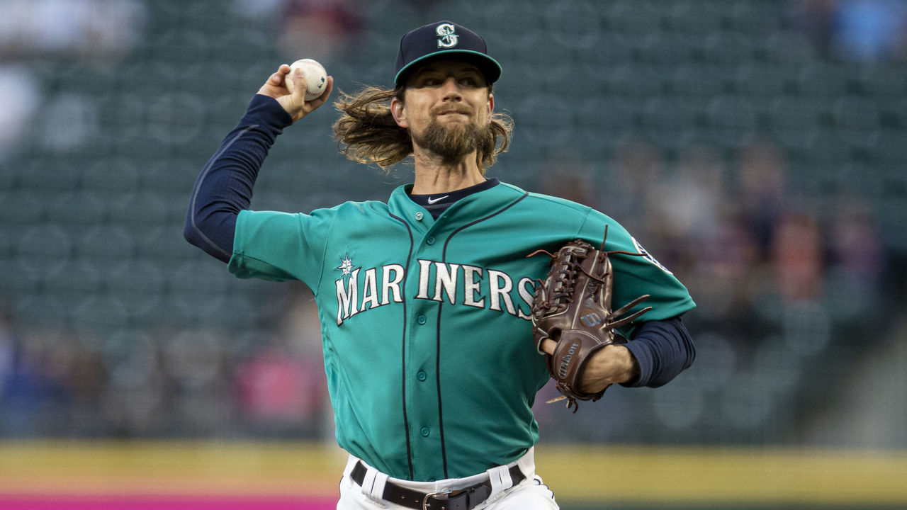SEATTLE, WA - JUNE 5: Starter Mike Leake #8 of the Seattle Mariners delivers a pitch during the fifth inning of a game against the Houston Astros at T-Mobile Park on June 5, 2019 in Seattle, Washington. The Mariners won the game 14-1.
