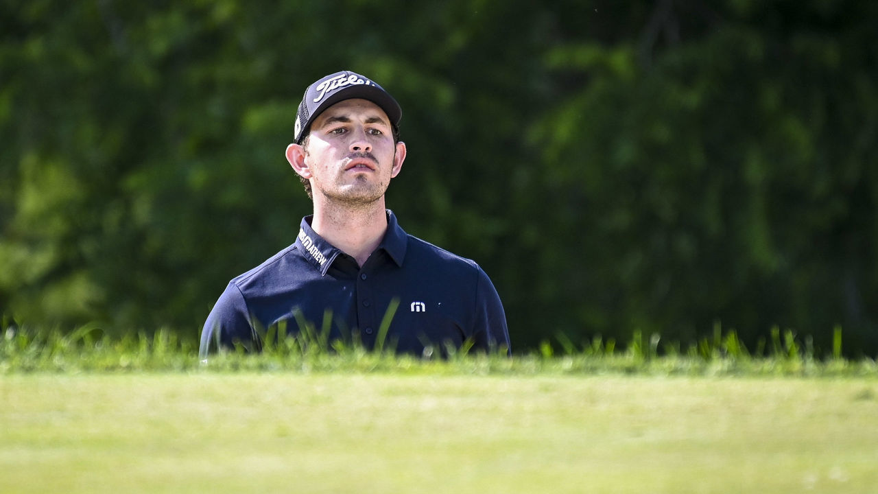 DUBLIN, OH - JUNE 02: Patrick Cantlay watches his shot from a greenside bunker on the 18th hole during the final round of the Memorial Tournament presented by Nationwide at Muirfield Village Golf Club on June 2, 2019 in Dublin, Ohio.
