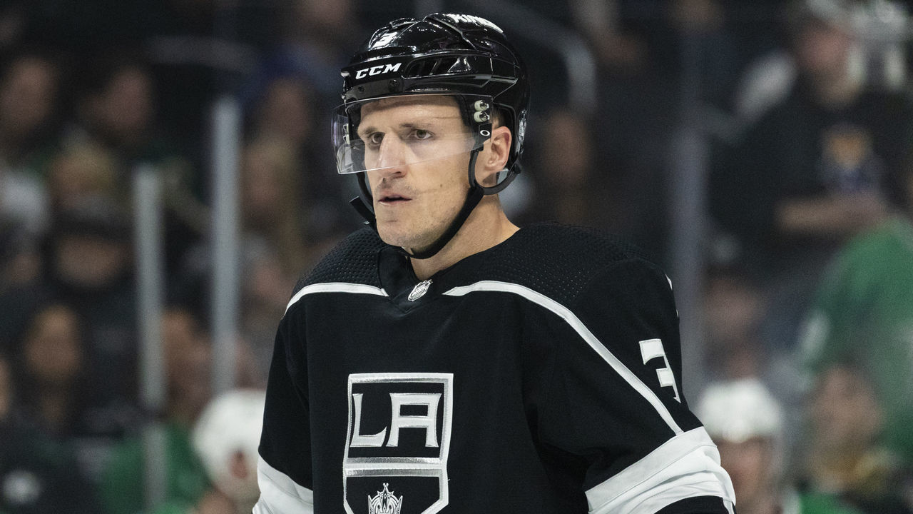 LOS ANGELES, CA - FEBRUARY 28: Los Angeles Kings defenseman Dion Phaneuf (3) during the NHL regular season hockey game against the Dallas Stars on Thursday, Feb. 28, 2019 at the Staples Center in Los Angeles, Calif.