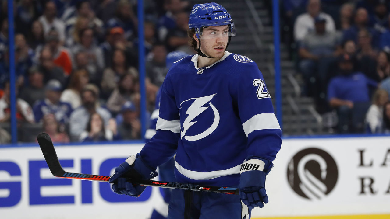 TAMPA, FL - DECEMBER 27: Tampa Bay Lightning center Brayden Point (21) skates in the third period of the NHL game between the Philadelphia Flyers and Tampa Bay Lightning on December 27, 2018 at Amalie Arena in Tampa, FL.