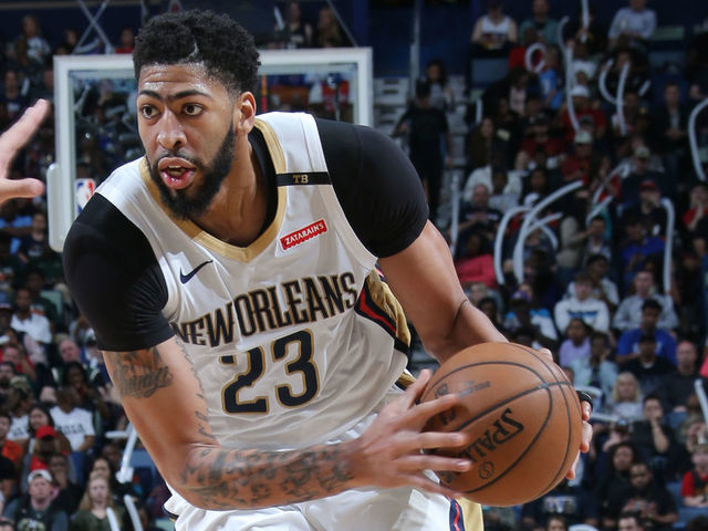 NEW ORLEANS, LA - MARCH 12: Anthony Davis #23 of the New Orleans Pelicans drives to the basket against the Milwaukee Bucks on March 12, 2019 at the Smoothie King Center in New Orleans, Louisiana. Mandatory Copyright Notice: Copyright 2019 NBAE