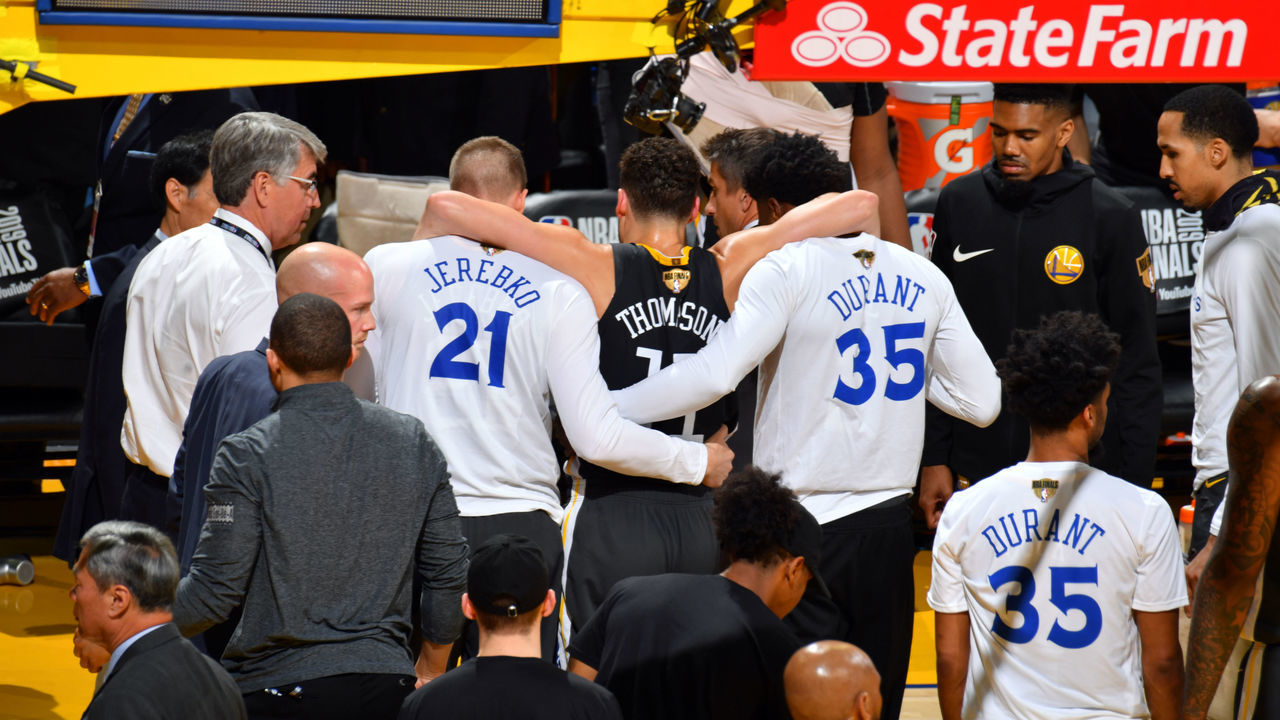 OAKLAND, CA - JUNE 13: Klay Thompson #11 of the Golden State Warriors exits the arena with a knee injury during a game against the Toronto Raptors during Game Six of the NBA Finals on June 13, 2019 at ORACLE Arena in Oakland, California. NOTE TO USER: User expressly acknowledges and agrees that, by downloading and/or using this photograph, user is consenting to the terms and conditions of Getty Images License Agreement. Mandatory Copyright Notice: Copyright 2019 NBAE