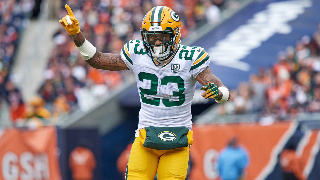 CHICAGO, IL - DECEMBER 16: Green Bay Packers cornerback Jaire Alexander (23) signals a play in action during an NFL game between the Green Bay Packers and the Chicago Bears on December 16, 2018 at Soldier Field in Chicago, IL.
