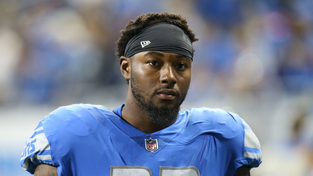 DETROIT, MI - SEPTEMBER 10: Detroit Lions tight end Michael Roberts (80) walks off of the field at the conclusion of a regular season game between the New York Jets and the Detroit Lions on September 10, 2018 at Ford Field in Detroit, Michigan.