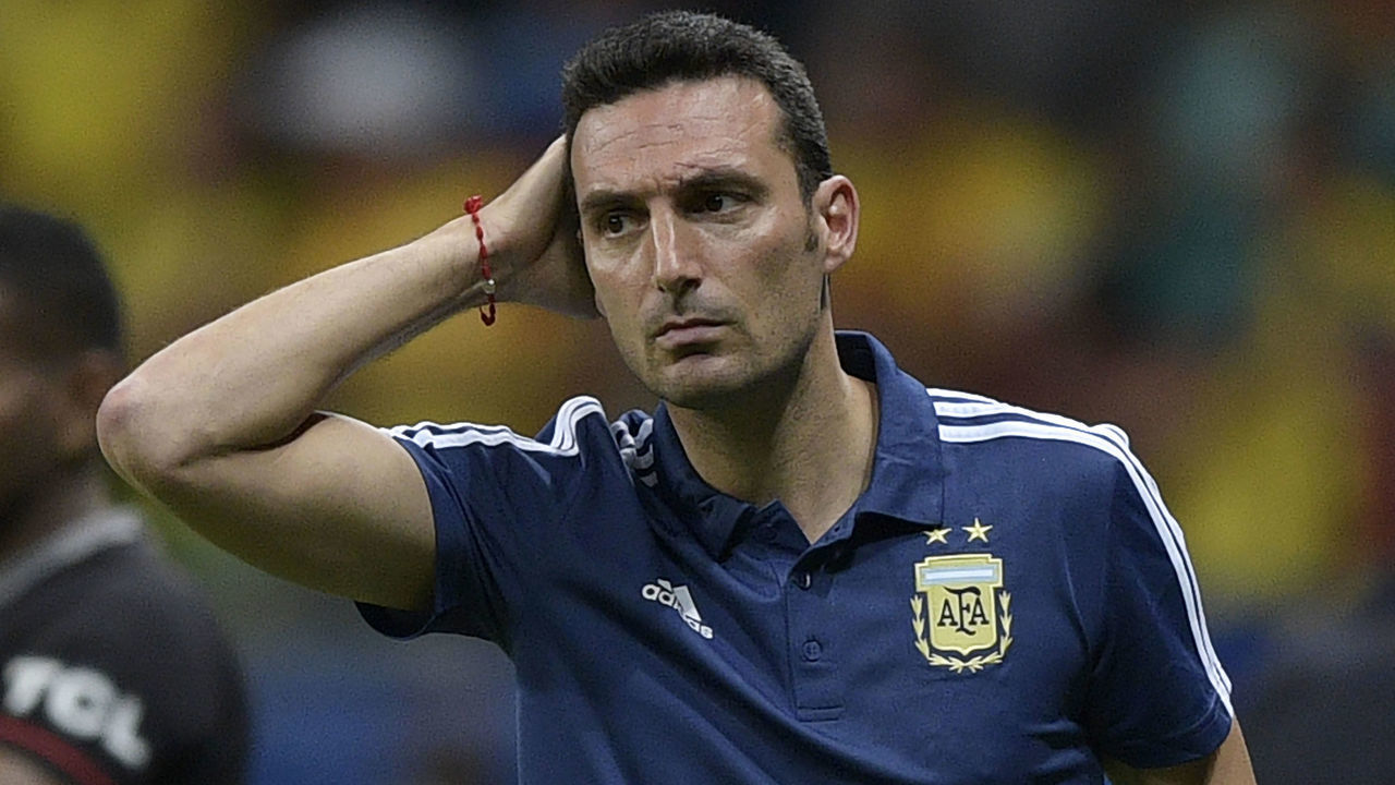 Argentina's coach Lionel Scaloni gestures during the Copa America football tournament group match against Colombia at the Fonte Nova Arena in Salvador, Brazil, on June 15, 2019.