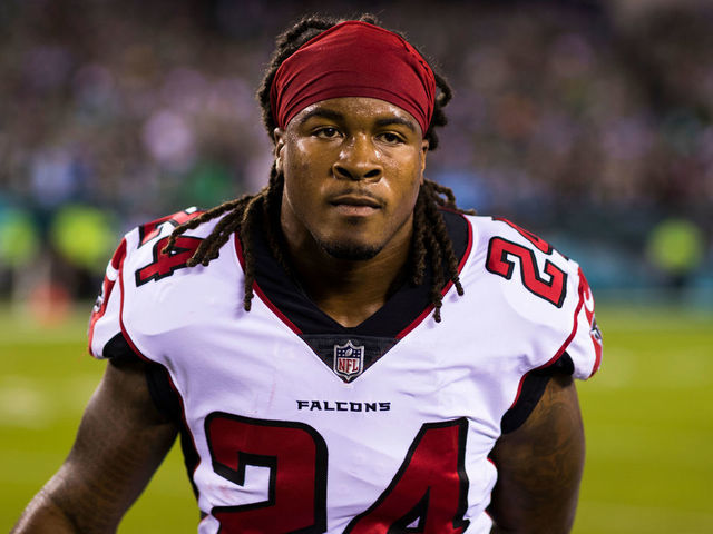 RB Devonta Freeman chooses his New Orleans Saints jersey number