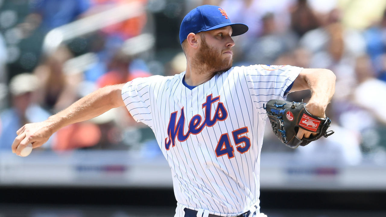 NEW YORK, NEW YORK - JUNE 06: Zack Wheeler #45 of the New York Mets pitches during the fourth inning of the game against the San Francisco Giants at Citi Field on June 06, 2019 in the Queens borough of New York City.