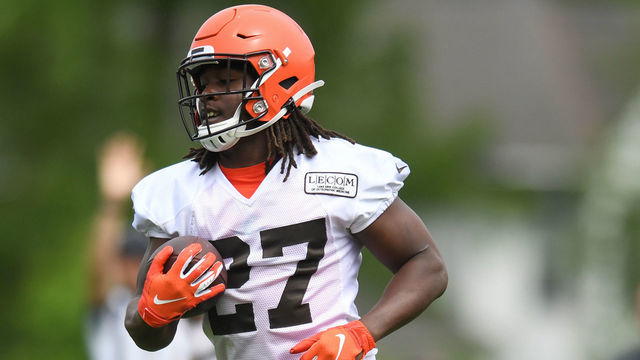 BEREA, OH - JUNE 4, 2019: Running back Kareem Hunt #27 of the Cleveland Browns carries the ball during a mandatory mini camp practice on June 4, 2019 at the Cleveland Browns training facility in Berea, Ohio. (Photo by: 2019 Nick Cammett/Diamond Images/Getty Images)