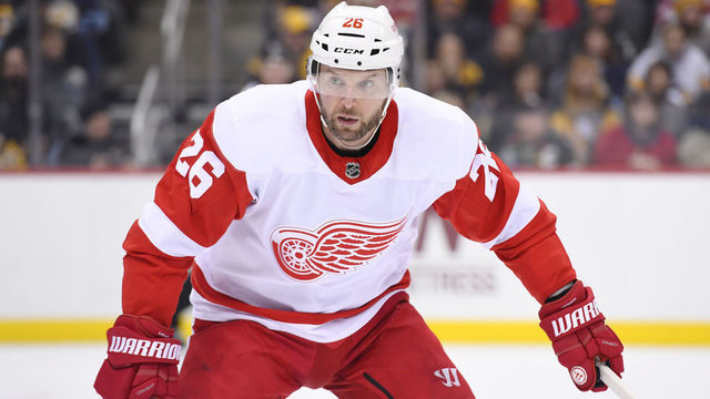 PITTSBURGH, PA - DECEMBER 27: Detroit Red Wings Left Wing Thomas Vanek (26) looks on during the first period in the NHL game between the Pittsburgh Penguins and the Detroit Red Wings on December 27, 2018, at PPG Paints Arena in Pittsburgh, PA.