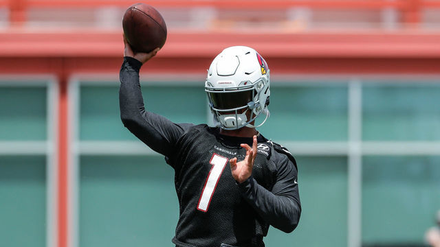 TEMPE, AZ - JUNE 11: Arizona Cardinals quarterback Kyler Murray (1) throws a pass during the Arizona Cardinals Minicamp on June 11, 2019 at the Arizona Cardinals Training Facility in Tempe, Arizona.