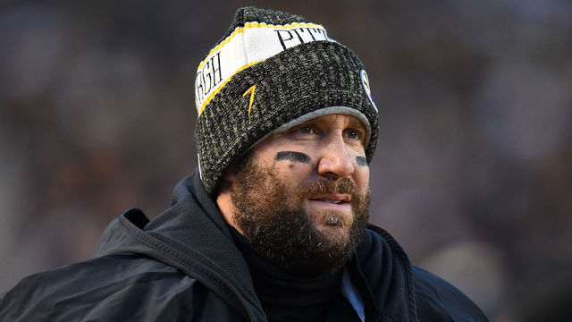 PITTSBURGH, PA - DECEMBER 30: Ben Roethlisberger #7 of the Pittsburgh Steelers looks on during the game against the Cincinnati Bengals at Heinz Field on December 30, 2018 in Pittsburgh, Pennsylvania.