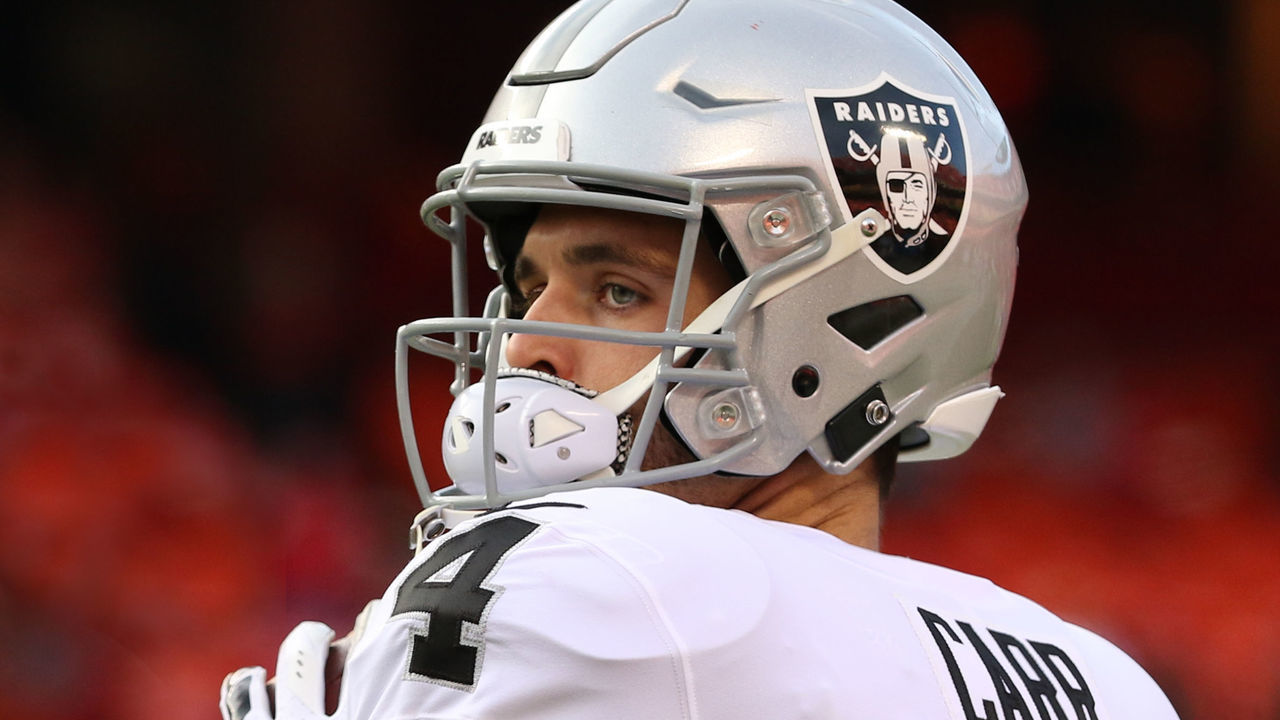 KANSAS CITY, MO - DECEMBER 30: Oakland Raiders quarterback Derek Carr (4) before an NFL game between the Oakland Raiders and Kansas City Chiefs on December 30, 2018 at Arrowhead Stadium in Kansas City, MO.