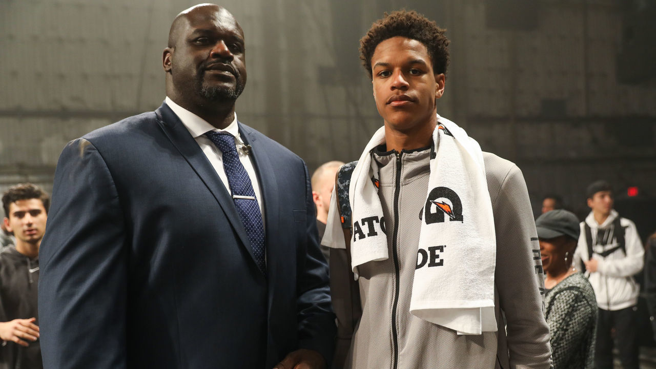 STUDIO CITY, CA - JANUARY 25: Shaquille O'Neal (L) poses with his son Shareef O'Neal (R) at the Jordan Brand Future of Flight Showcase on January 25, 2018 in Studio City, California.