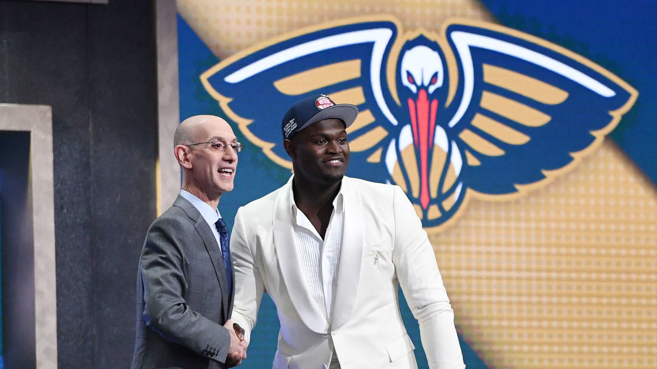 BROOKLYN, NY - JUNE 20: Zion Williamson shakes hands with NBA commissioner Adam Silver after being selected number one overall by the New Orleans Pelicans in the 2019 NBA Draft on June 20, 2019 at the Barclays Center in Brooklyn, New York. NOTE TO USER: User expressly acknowledges and agrees that, by downloading and/or using this photograph, user is consenting to the terms and conditions of the Getty Images License Agreement. Mandatory Copyright Notice: Copyright 2019 NBAE