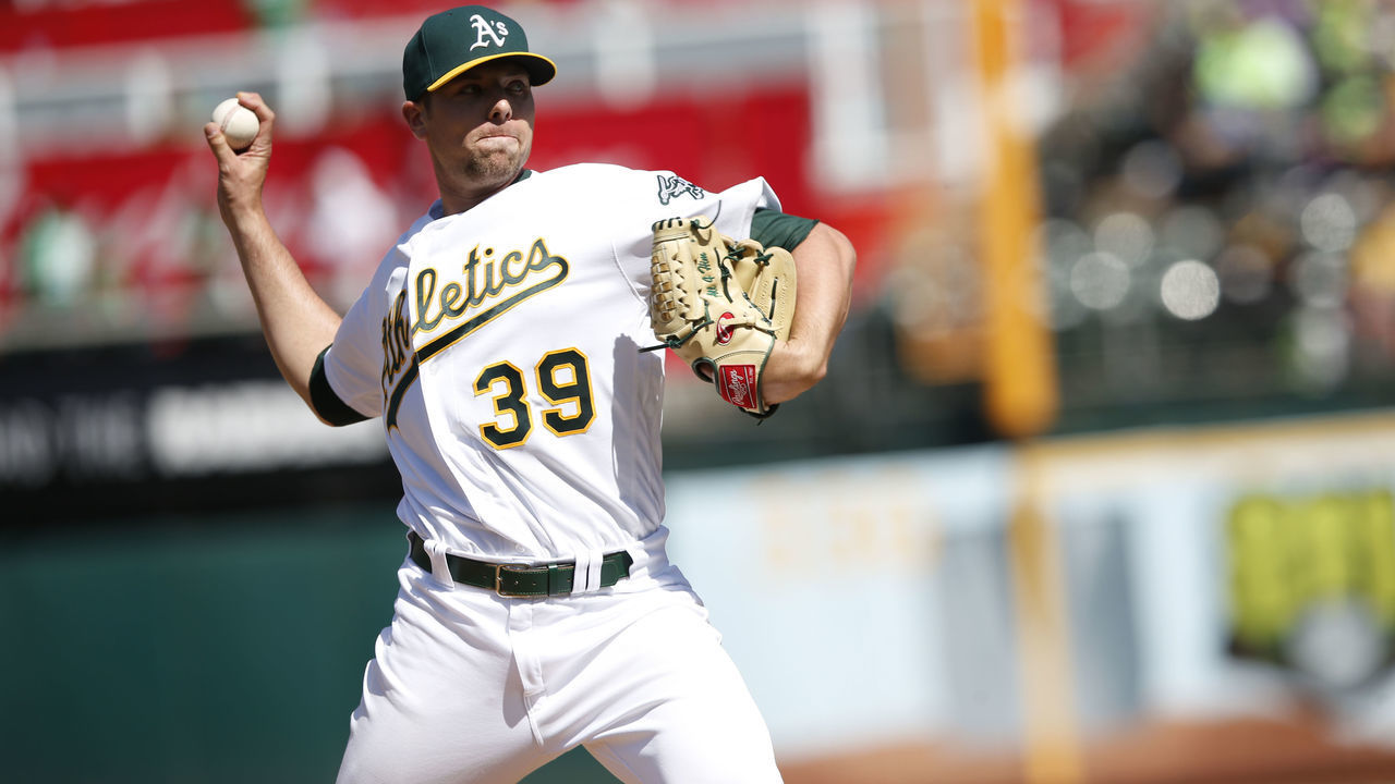 OAKLAND, CA - MAY 25: Blake Treinen #39 of the Oakland Athletics pitches during the game against the Seattle Mariners at the Oakland-Alameda County Coliseum on May 25, 2019 in Oakland, California. The Athletics defeated the Mariners 6-5.