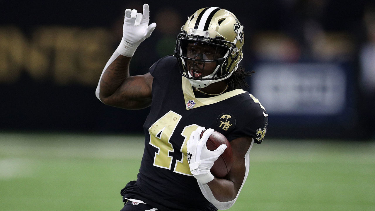 NEW ORLEANS, LOUISIANA - DECEMBER 23: Alvin Kamara #41 of the New Orleans Saints runs with the ball during the first half against the Pittsburg Steelers at the Mercedes-Benz Superdome on December 23, 2018 in New Orleans, Louisiana.