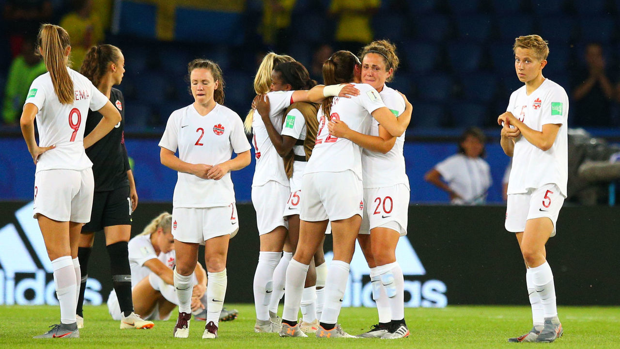 PARIS, FRANCE - JUNE 24: Canada players look dejected after the 2019 FIFA Women's World Cup France Round Of 16 match between Sweden and Canada at Parc des Princes on June 24, 2019 in Paris, France.