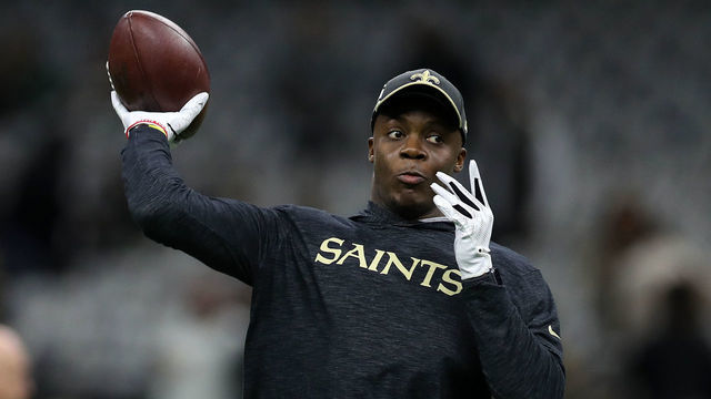 NEW ORLEANS, LOUISIANA - JANUARY 13: Teddy Bridgewater #5 of the New Orleans Saints warms up prior to playing the Philadelphia Eagles during the NFC Divisional Playoff at the Mercedes Benz Superdome on January 13, 2019 in New Orleans, Louisiana.