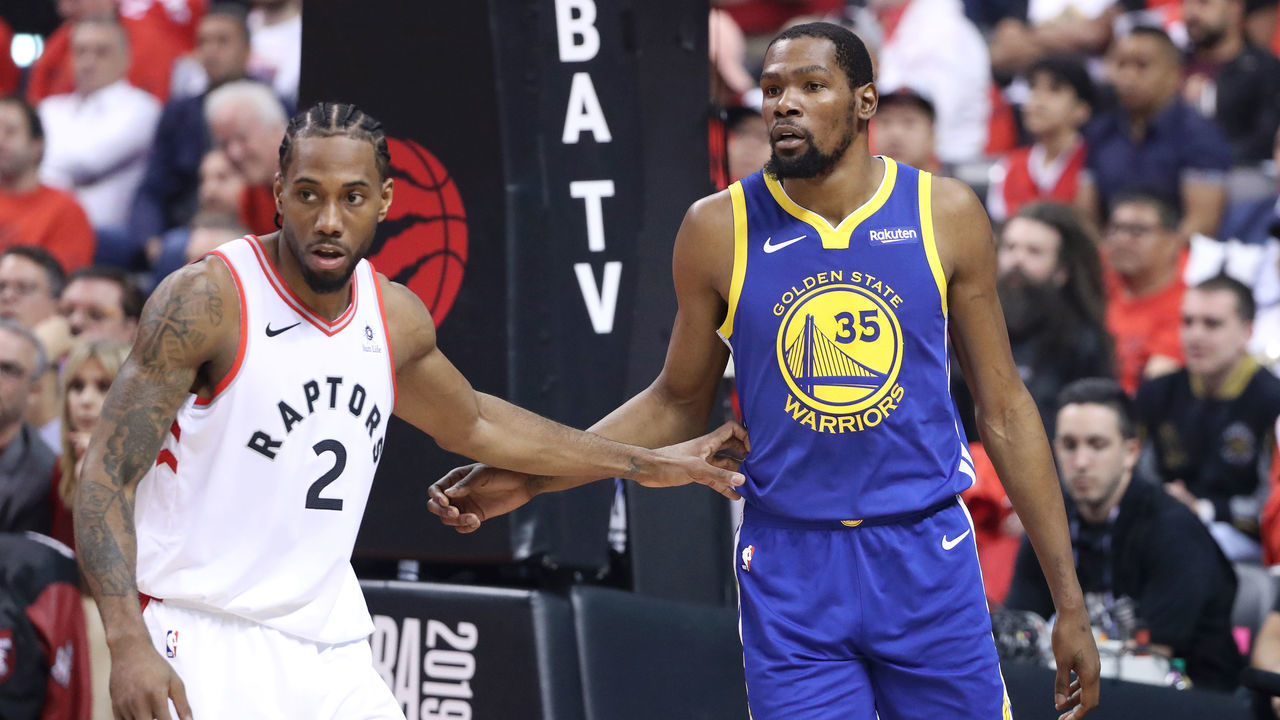 TORONTO, CANADA - JUNE 10: Kawhi Leonard #2 of the Toronto Raptors defends Kevin Durant #35 of the Golden State Warriors during Game Five of the NBA Finals on June 10, 2019 at Scotiabank Arena in Toronto, Ontario, Canada. NOTE TO USER: User expressly acknowledges and agrees that, by downloading and/or using this photograph, user is consenting to the terms and conditions of the Getty Images License Agreement. Mandatory Copyright Notice: Copyright 2019 NBAE