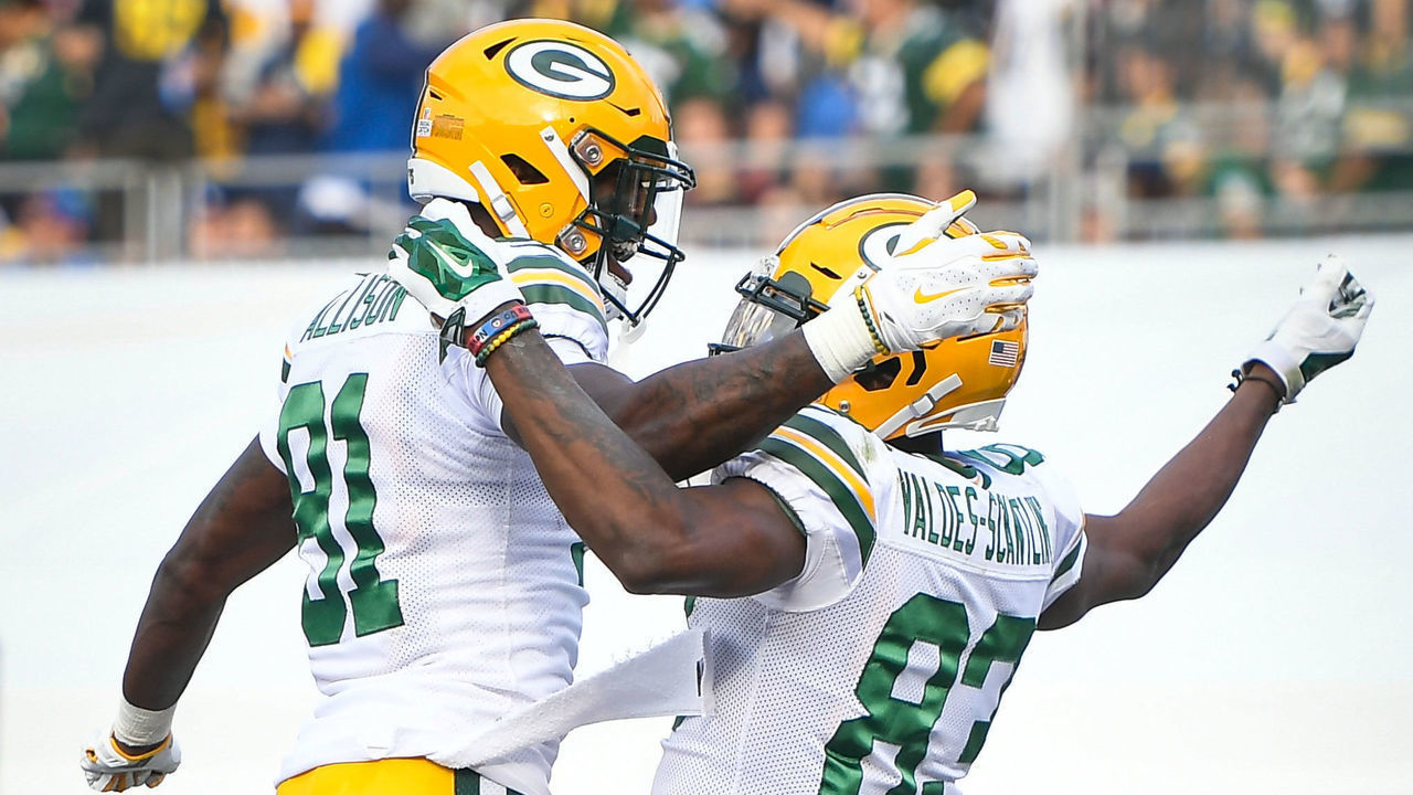 LOS ANGELES, CA - OCTOBER 28: Wide receiver Marquez Valdes-Scantling #83 celebrates with wide receiver Geronimo Allison #81 of the Green Bay Packers after a touchdown pass against the Los Angeles Rams at Los Angeles Memorial Coliseum on October 28, 2018 in Los Angeles, California.