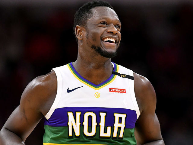 CHICAGO, ILLINOIS - FEBRUARY 06: Julius Randle #30 of the New Orleans Pelicans reacts after making a three point basket against the Chicago Bulls at United Center on February 06, 2019 in Chicago, Illinois.