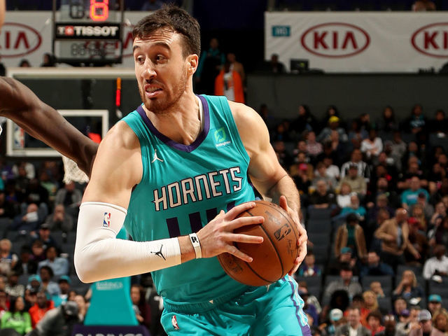 Frank kaminsky clearance hornets shirt