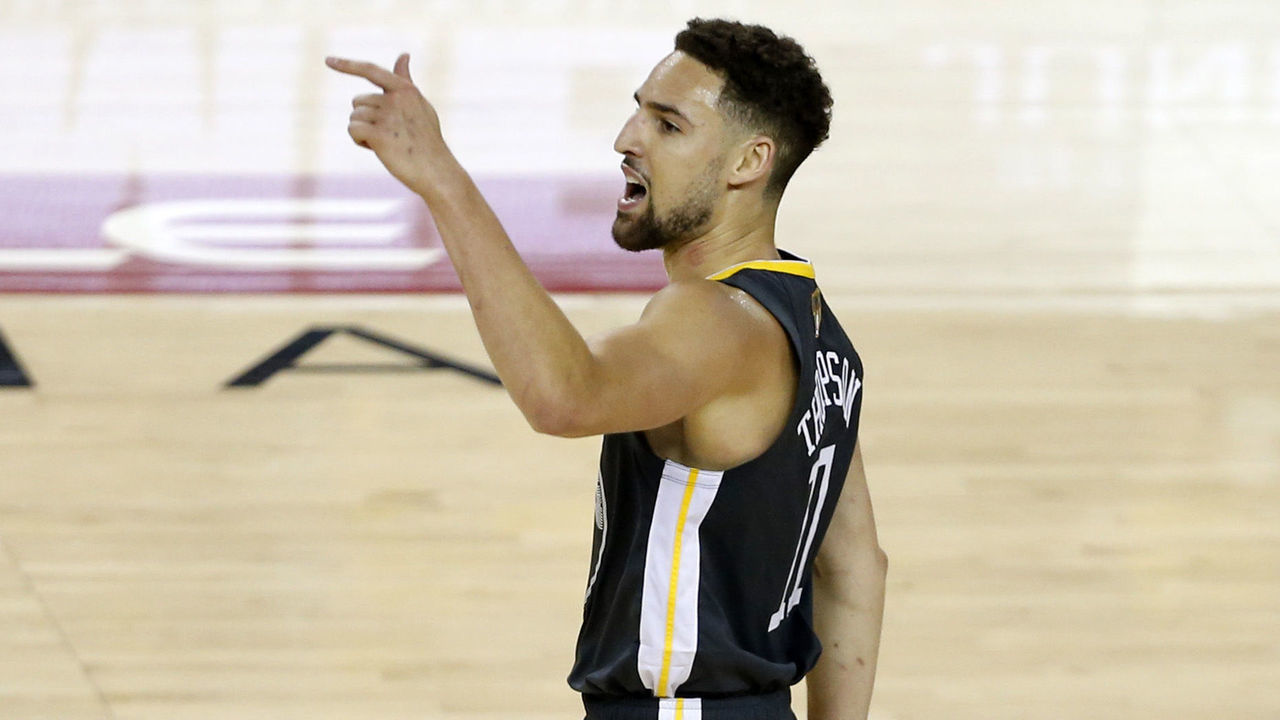 OAKLAND, CALIFORNIA - JUNE 07: Klay Thompson #11 of the Golden State Warriors celebrates against the Toronto Raptors in the first half during Game Four of the 2019 NBA Finals at ORACLE Arena on June 07, 2019 in Oakland, California.