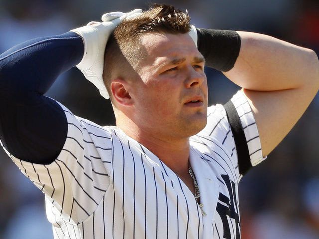 Yankees' Voit leaves game with core muscle injury