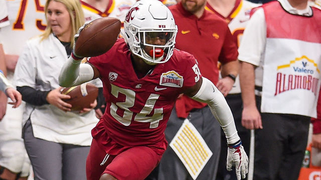 SAN ANTONIO, TX - DECEMBER 28: Washington State Cougars safety Jalen Thompson (34) celebrates an interception during the Alamo Bowl between the Washington State Cougars and Iowa State Cyclones on December 28, 2018 at the Alamodome in San Antonio, Texas.