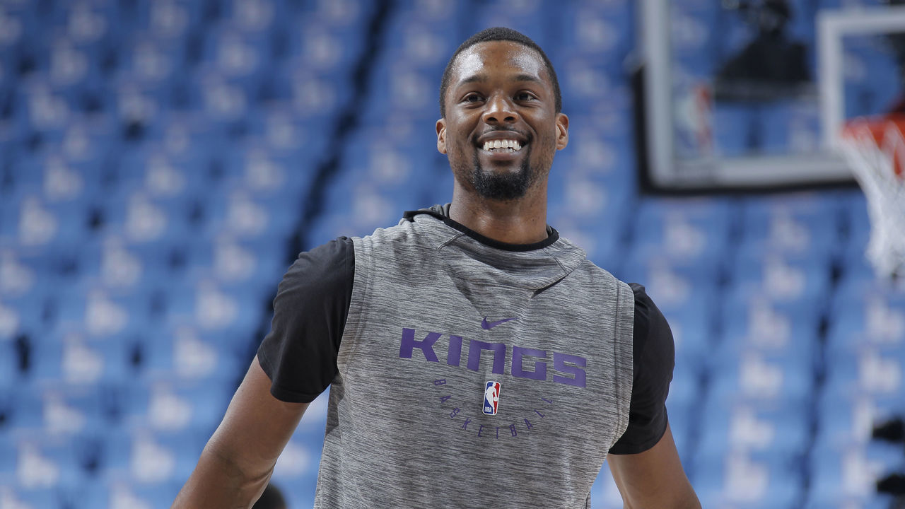 SACRAMENTO, CA - APRIL 7: Harrison Barnes #40 of the Sacramento Kings warms up against the New Orleans Pelicans on April 7, 2019 at Golden 1 Center in Sacramento, California. NOTE TO USER: User expressly acknowledges and agrees that, by downloading and or using this photograph, User is consenting to the terms and conditions of the Getty Images Agreement. Mandatory Copyright Notice: Copyright 2019 NBAE
