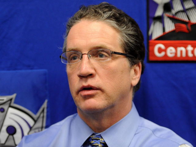 How a weak Canadian dollar affects the NHL salary cap