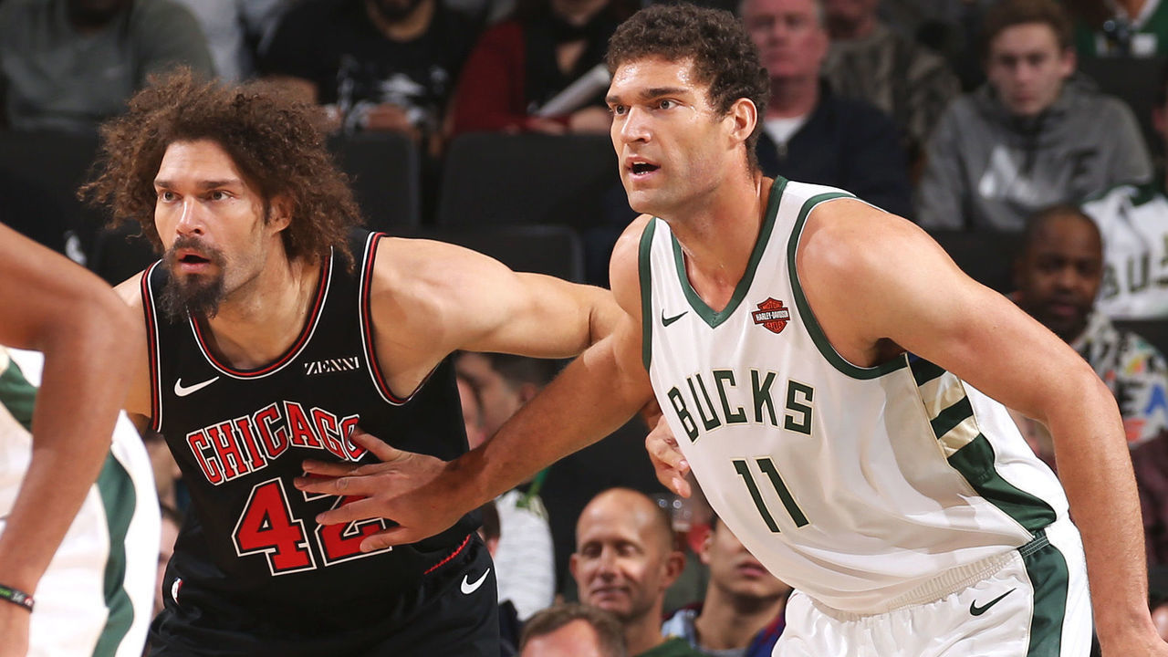 CHICAGO, IL - NOVEMBER 28: Brook Lopez #11 of the Milwaukee Bucks plays defense against Robin Lopez #42 of the Chicago Bulls on November 28, 2018 at the United Center in Chicago, Illinois. Mandatory Copyright Notice: Copyright 2018 NBAE