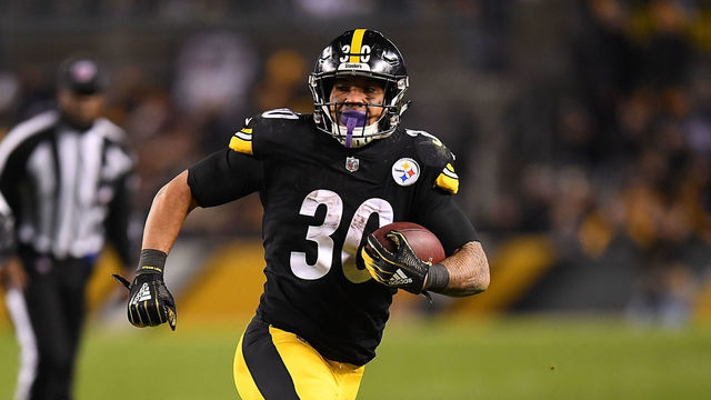 PITTSBURGH, PA - DECEMBER 30: James Conner #30 of the Pittsburgh Steelers in action during the game against the Cincinnati Bengals at Heinz Field on December 30, 2018 in Pittsburgh, Pennsylvania.