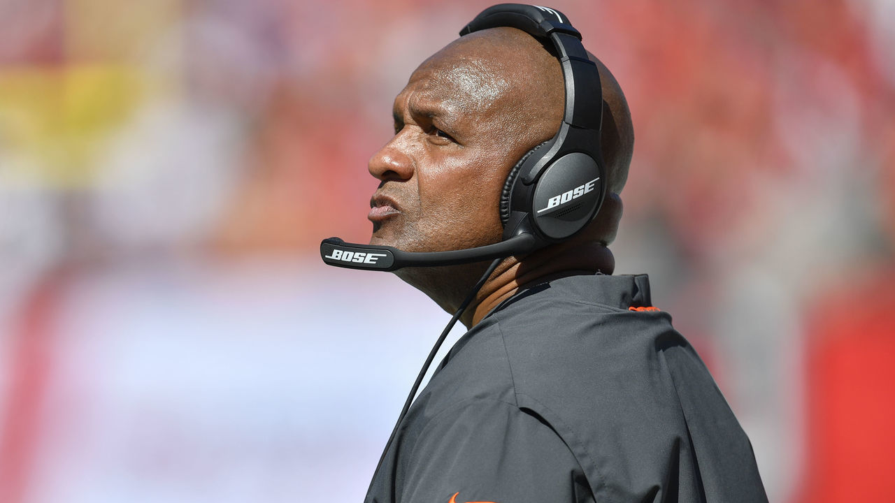 TAMPA, FL - OCTOBER 21: Cleveland Browns head coach Hue Jackson during the first half of an NFL game between the Cleveland Browns and the Tampa Bay Bucs on October 21, 2018, at Raymond James Stadium in Tampa, FL.