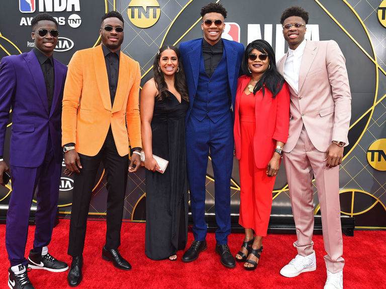 Giannis, brothers start basketball academy for underprivileged kids