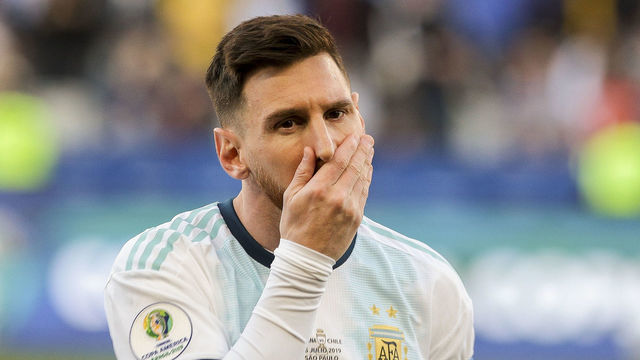 6th July 2019, Arena Corinthians Stadium, Sao Paulo, Brazil; Copa America international football, 3rd-4th playoff final, Argentina versus Chile; Lionel Messi of Argentina and Gary Medel of Chile get into a head butting argument which saw them both sent off with red cards in the 37th minute