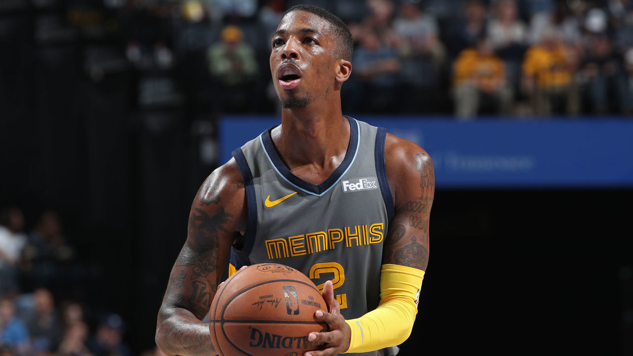 MEMPHIS, TN - APRIL 7: Delon Wright #2 of the Memphis Grizzlies shoots free throws against the Dallas Mavericks on April 7, 2019 at FedExForum in Memphis, Tennessee. Mandatory Copyright Notice: Copyright 2019 NBAE