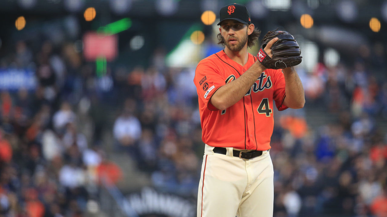 SAN FRANCISCO, CALIFORNIA - APRIL 26: Madison Bumgarner #40 of the San Francisco Giants pitches during the game against the New York Yankees at Oracle Park on April 26, 2019 in San Francisco, California.