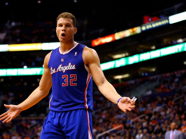 GIF: Blake Griffin punctuates blowout of Lakers with enormous alley-oop