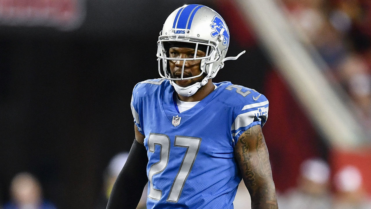 TAMPA, FL - AUGUST 24: Detroit Lions safety Glover Quin (27) during the first half of an NFL preseason game between the Detroit Lions and the Tampa Bay Buccaneers on August 24, 2018, at Raymond James Stadium in Tampa, FL.