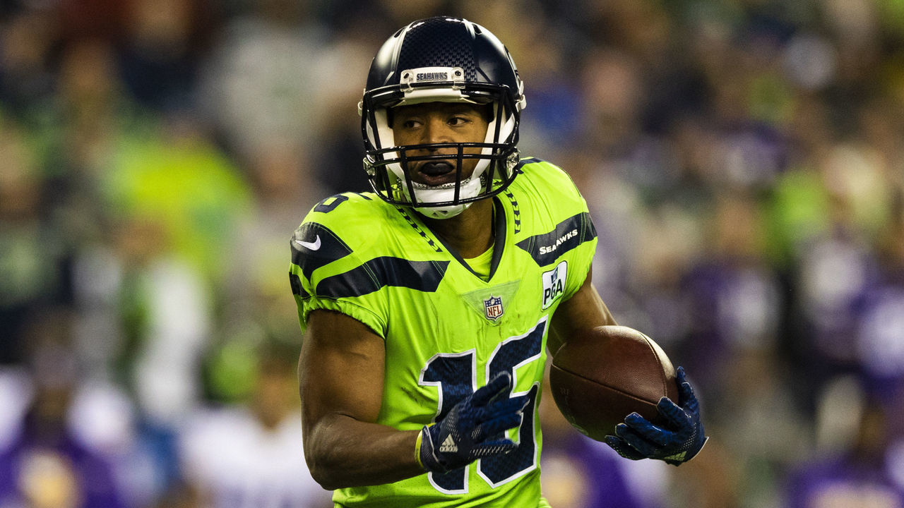 SEATTLE, WA - DECEMBER 10: Seattle Seahawks wide receiver Tyler Lockett (16) runs during the NFL regular season football game against the Minnesota Vikings on Monday, Dec, 10, 2019 at CenturyLink Field in Seattle, WA.
