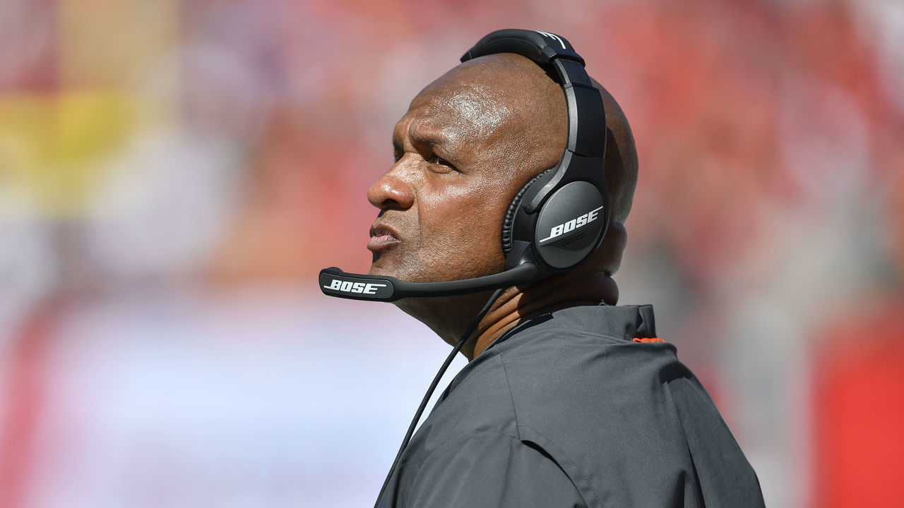 TAMPA, FL - OCTOBER 21: Cleveland Browns head coach Hue Jackson during the first half of an NFL game between the Cleveland Browns and the Tampa Bay Bucs on October 21, 2018, at Raymond James Stadium in Tampa, FL.