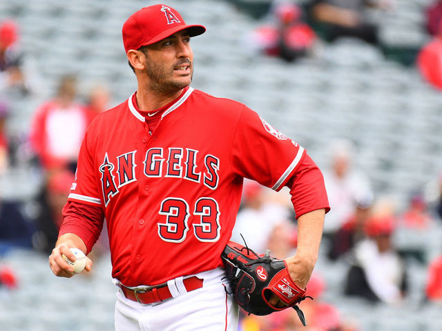 ANAHEIM, CA - MAY 23: Los Angeles Angels pitcher Matt Harvey (33) looks on after giving up a home run during a MLB game between the Minnesota Twins and the Los Angeles Angels of Anaheim on May 23, 2019 at Angel Stadium of Anaheim in Anaheim, CA. (Photo by Brian Rothmuller/Icon Sportswire via Getty Images
