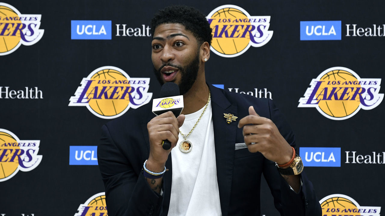 EL SEGUNDO, CALIFORNIA - JULY 13: Anthony Davis speaks as he is introduced as the newest player of the Los Angeles Lakers during a press conference at UCLA Health Training Center on July 13, 2019 in El Segundo, California. NOTE TO USER: User expressly acknowledges and agrees that, by downloading and/or using this Photograph, user is consenting to the terms and conditions of the Getty Images License Agreement.