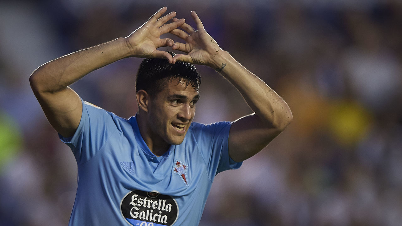 VALENCIA, SPAIN - AUGUST 27: Maximiliano Gomez of Celta de Vigo celebrates after scoring a goal during the La Liga match between Levante UD and RC Celta de Vigo at Ciutat de Valencia on August 27, 2018 in Valencia, Spain.