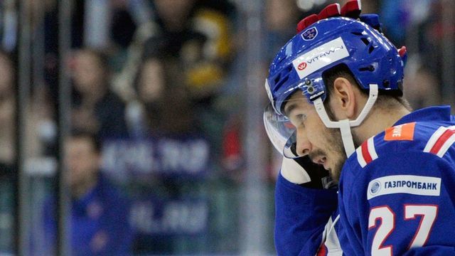 SKA St. Petersburgs defenseman Slava Voynov reacts during the regular Russian open Kontinental Hockey League's (KHL) match against Dynamo Moscow in St. Petersburg on November 10, 2015. Former National Hockey League (NHL) defenseman Slava Voynov, who was sentenced to 90 days in prison in the United States after pleading no contest to a domestic violence charge this summer, makes his Kontinental Hockey League (KHL) debut with defending league champion SKA Saint Petersburg. AFP PHOTO / OLGA MALTSEVA