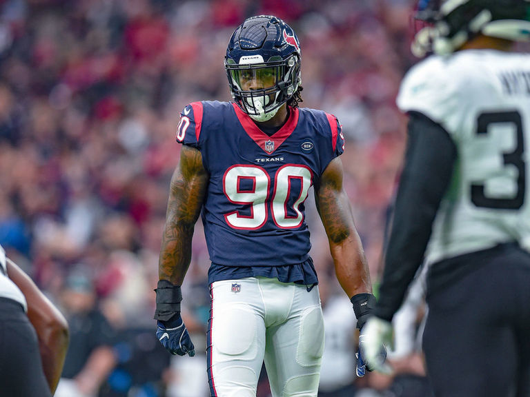 Clowney is only unsigned franchisetagged player as deadline passes