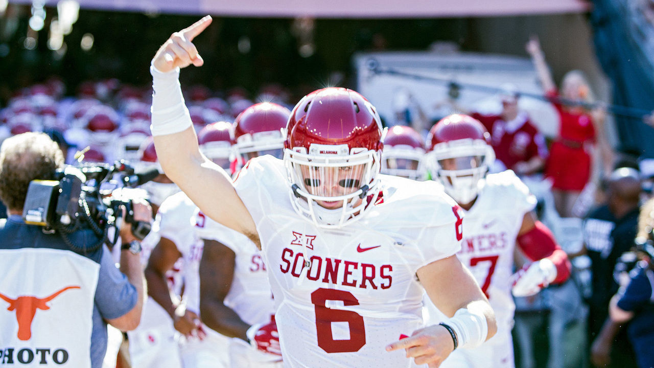 10 October 2015: Oklahoma Sooners quarterback Baker Mayfield (6) rushes the ball during the Oklahoma Sooners versus the Texas Longhorns in the Red River Rivalry at the Cotton Bowl in Dallas, TX.